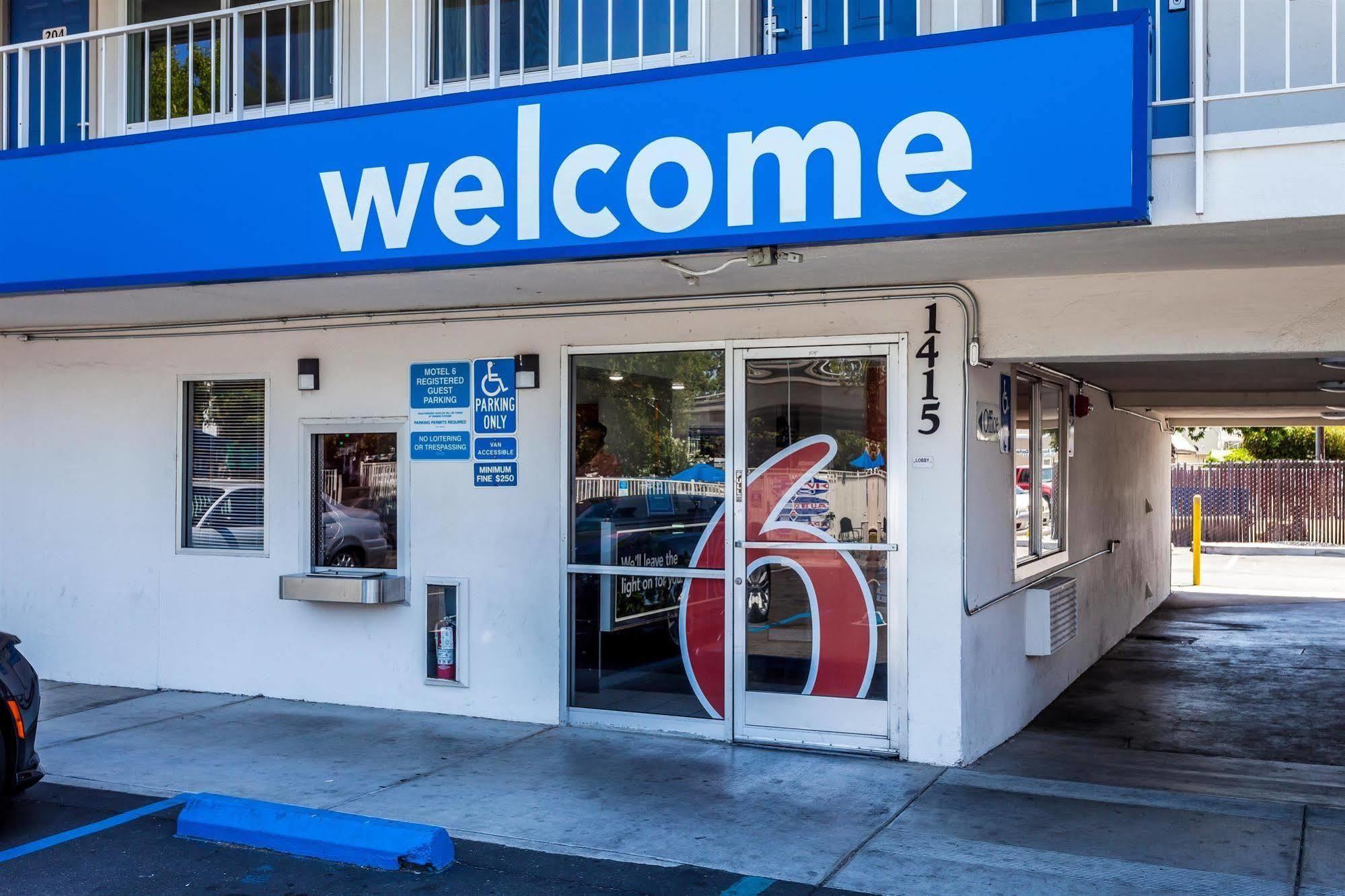 Motel 6 Sacramento, Ca - Downtown Εξωτερικό φωτογραφία